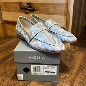 Vionic loafer- brand new- never worn!